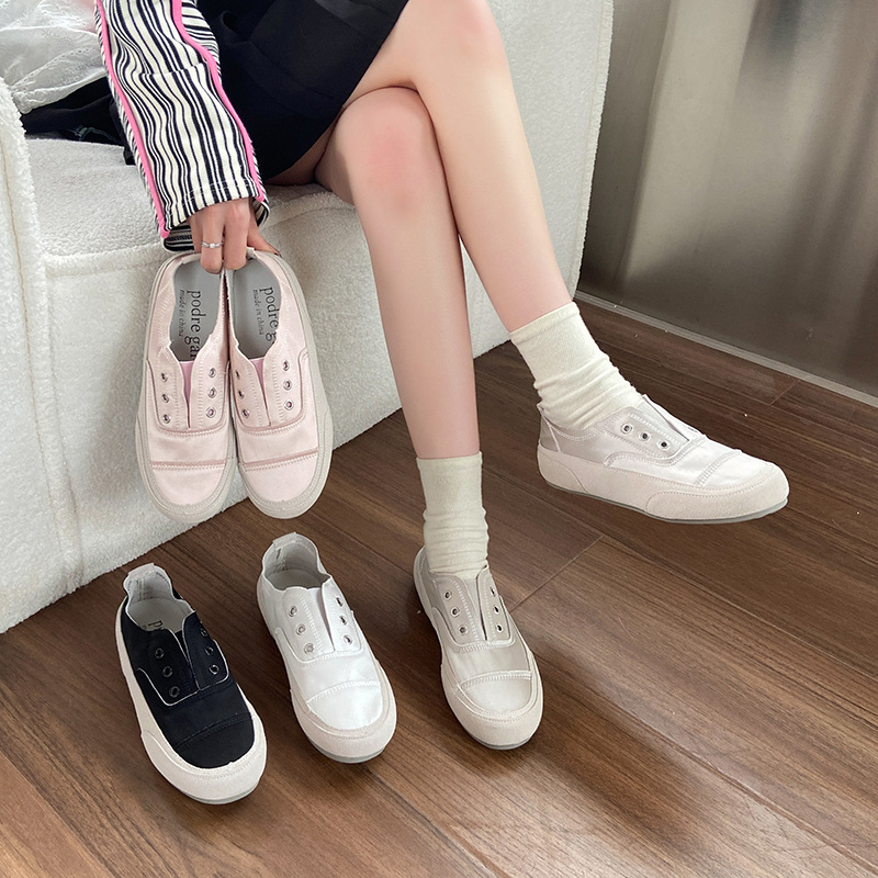 Ženske slip-on cipele, okrugla nosnica, PU gornji dio, PU ulošak, PU đon, niski potpetice 1–3 cm