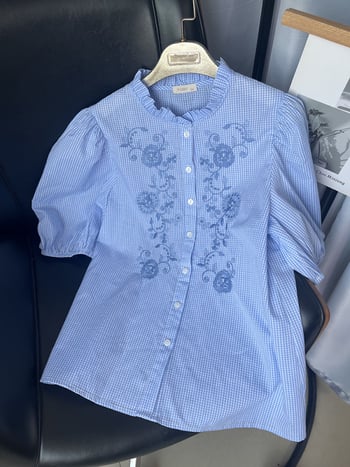 Cămașă din bumbac cu model în carouri și broderie florală, mânecă scurtă, nasturi pe față, croială lejeră