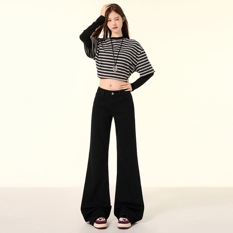 Jeans femei cu talie joasă, elastici, ușor evazați, 70% bumbac, 30% poliester, primăvara 2025
