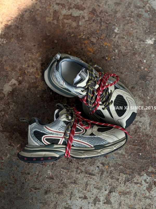 Dad Shoes, visokim gornjim dijelom, šivanje sprijeda, zaobljeni vrh, gornji dio od sintetičke kože, potplat otporan na habanje