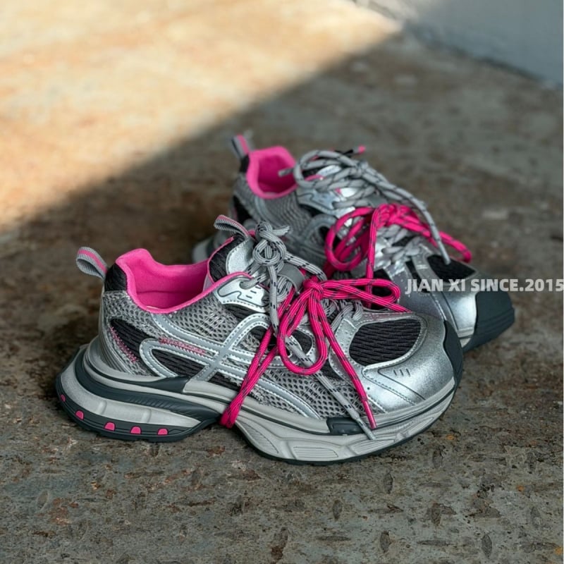 Dad Shoes, visokim gornjim dijelom, šivanje sprijeda, zaobljeni vrh, gornji dio od sintetičke kože, potplat otporan na habanje