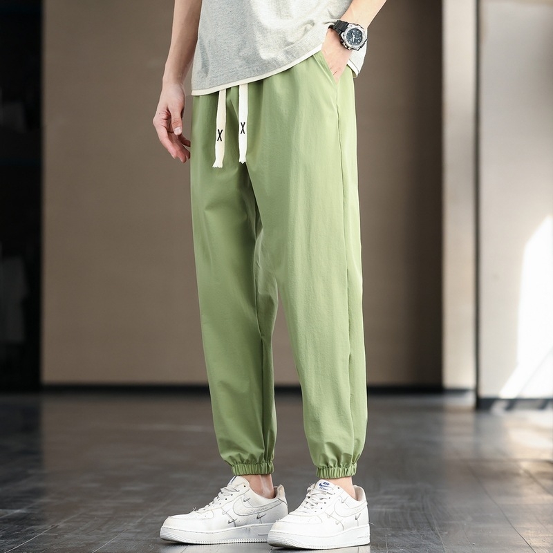 Pantaloni casual pentru bărbați, croi drepți, lungime cropped, talie medie, amestec cânepă-poliester (85% poliester), unicolor