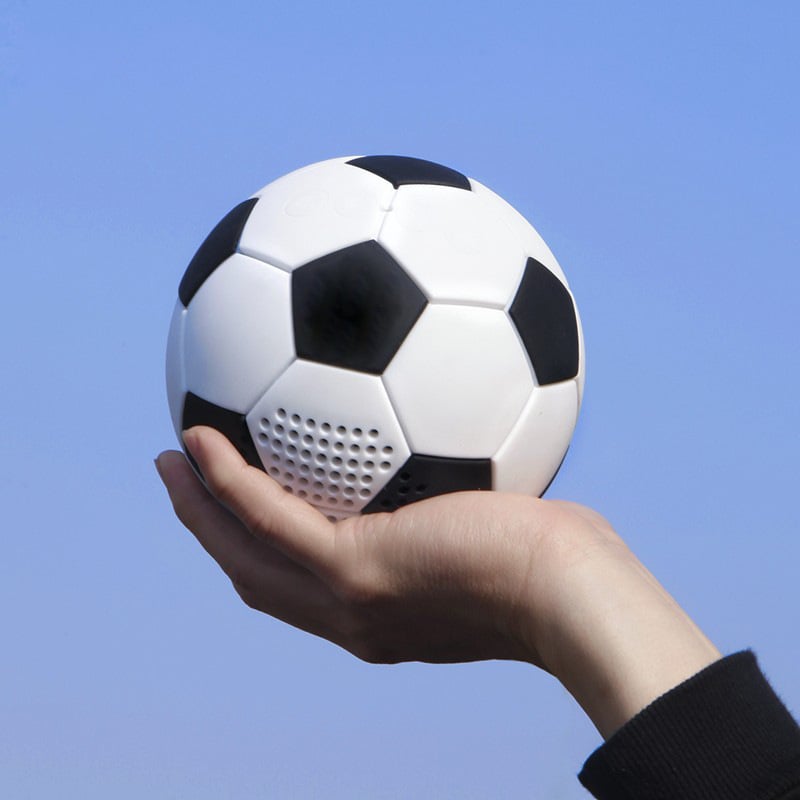 Difuzor Bluetooth fără fir cu temă fotbal – ornament de birou, baterie încorporată 4000–6000 mAh, BT 5.3, 5W, 100 Hz–20 kHz, rază 10 m