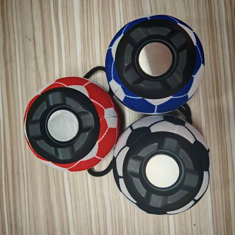 Boxă Bluetooth portabilă cu bas și iluminare RGB, putere 5W, Bluetooth 5.3, răspuns în frecvență 100Hz-20kHz, SNR ≥70dB, rază de acțiune 10 m