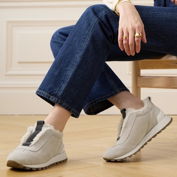 Γυναικείες χειμερινές αθλητικές casual παπούτσια με επάνω μέρος από σουέ και επένδυση από μαλλί, λεπτομέρεια με αλυσίδα με χάντρες, στρογγυλή μύτη, slip-on με σόλα καουτσούκ για απορρόφηση κραδασμών