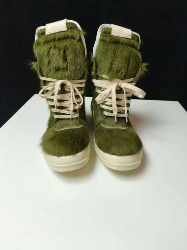 Uniszex magas talpú sportcipő lóhaj és marhabőr felsőrésszel, gumitalp 3,5 cm vastagságú, természetes bőr belső talp, kerek orr