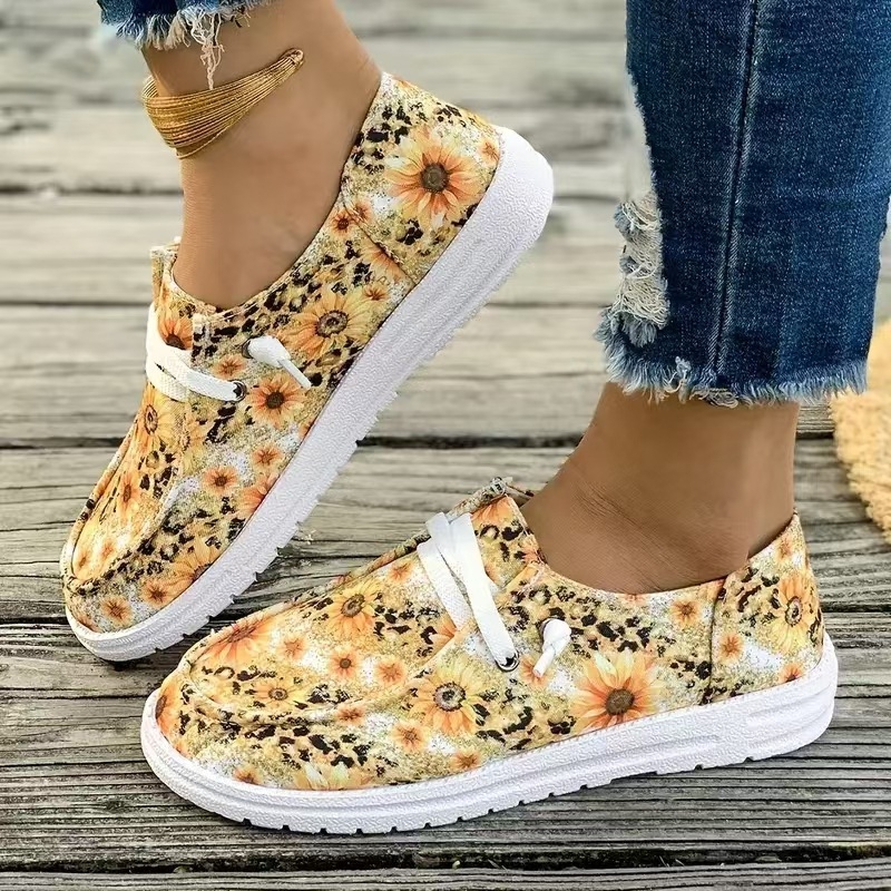 Slip-on loafers od velura s okruglom nosom, gumeni potplat, PU ulošak (Velur vrh; Okrugli nos; Gumeni potplat; PU ulošak; Slip-on dizajn)