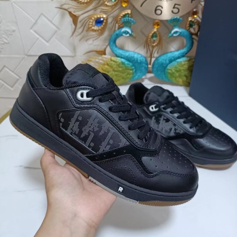 Uniszex mindennapi sportcipő split bőrből, fűzővel, kerek orr, gumitalp, természetes bőr talpbetét