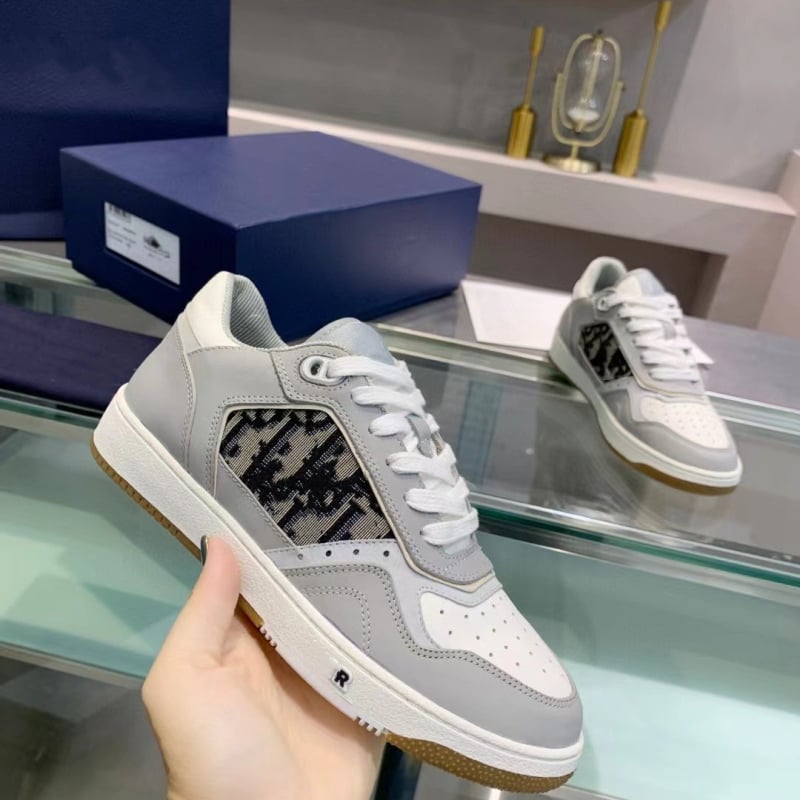 Uniszex mindennapi sportcipő split bőrből, fűzővel, kerek orr, gumitalp, természetes bőr talpbetét