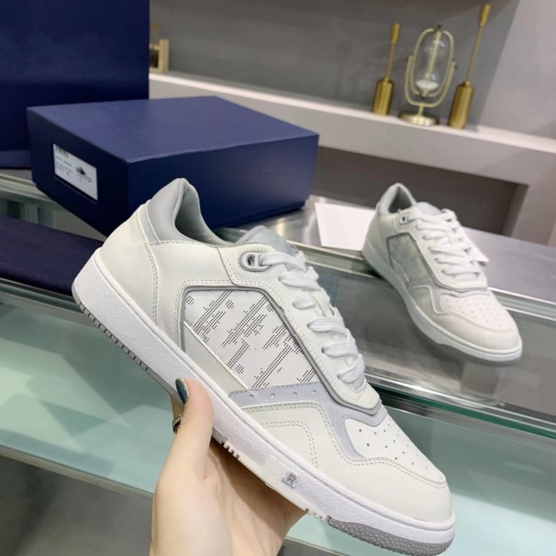 Uniszex mindennapi sportcipő split bőrből, fűzővel, kerek orr, gumitalp, természetes bőr talpbetét