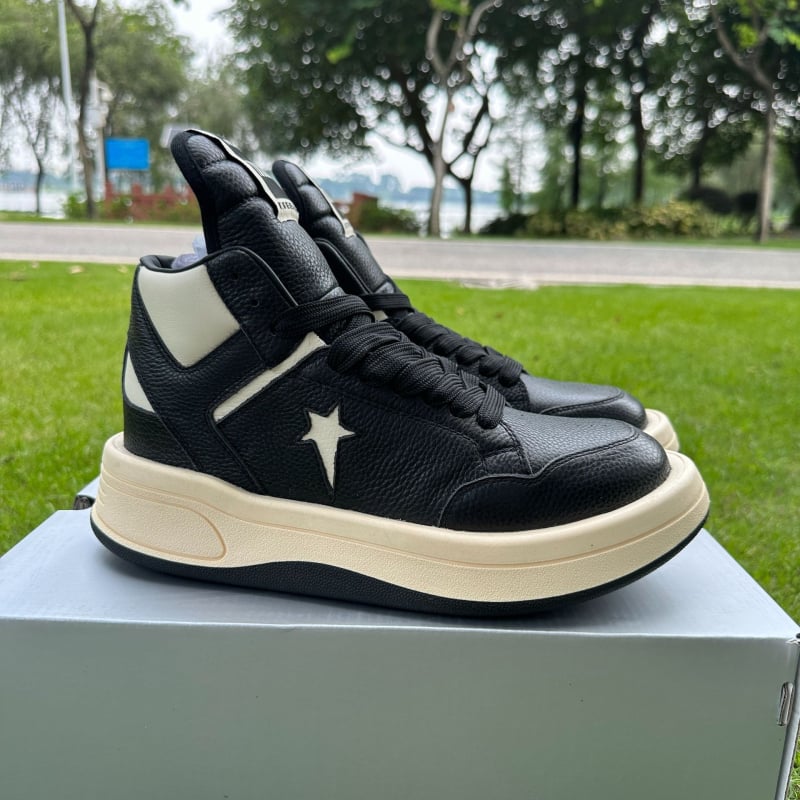 Ro Collaboration Sneakers με ύψος αστραγάλου – επάνω μέρος από δέρμα βοδινού, σόλα από καουτσούκ, εσωτερική επένδυση από γούνα προβάτου, πάτος από φυσικό δέρμα