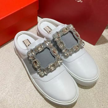 Γυναικεία slip-on επίπεδα παπούτσια με επάνω μέρος από δέρμα βοοειδών, καουτσούκ σόλα, στρογγυλή μύτη, πάτος λατέξ