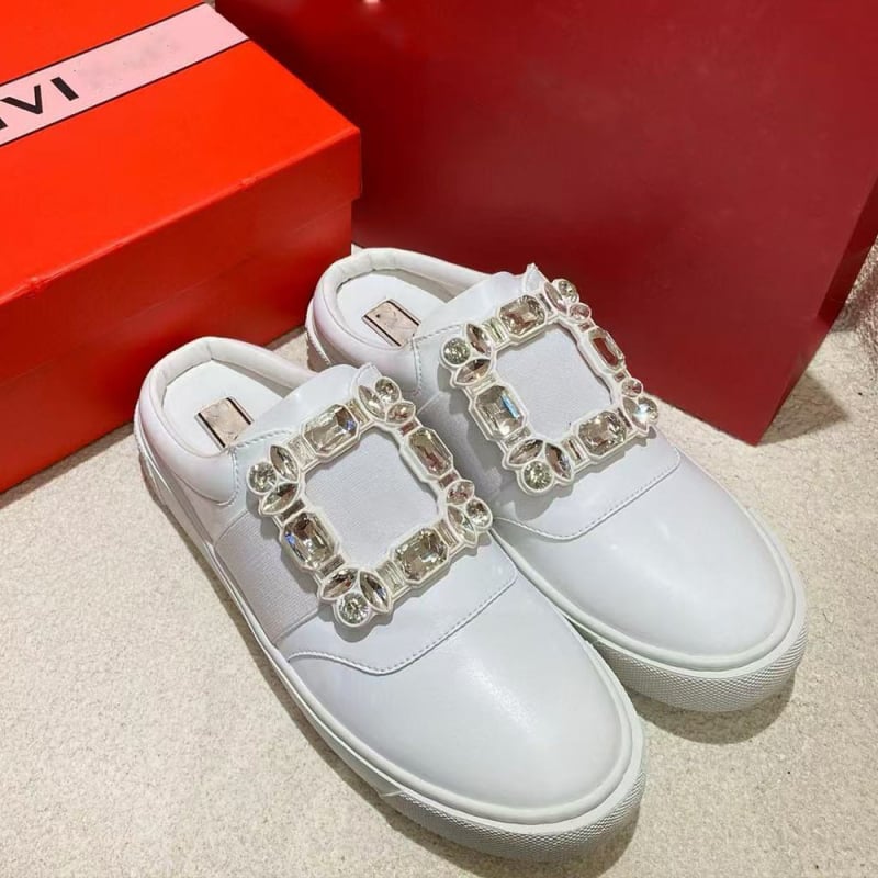 Γυναικεία slip-on επίπεδα παπούτσια με επάνω μέρος από δέρμα βοοειδών, καουτσούκ σόλα, στρογγυλή μύτη, πάτος λατέξ