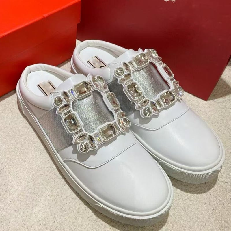 Γυναικεία slip-on επίπεδα παπούτσια με επάνω μέρος από δέρμα βοοειδών, καουτσούκ σόλα, στρογγυλή μύτη, πάτος λατέξ