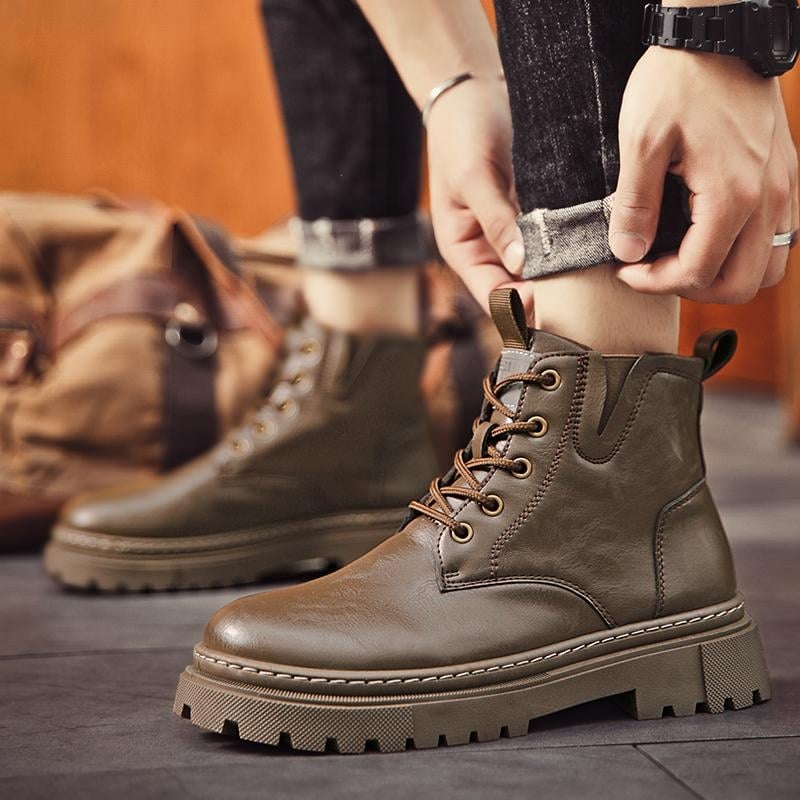 Férfi Martin csizma, magas felső rész, felső anyag: szuper fiber, gumírozott talp, kerek orr, magas szár, előre fűző, PU talpbetét, őszi 2025 kiadás