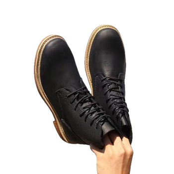 Ghete Martin din piele naturală, vârf rotund, toc mic, înălțime medie a tibiei