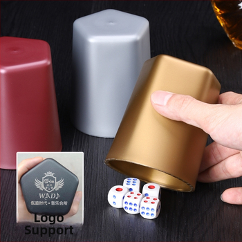 Plastični set čašica za kockice za barove i KTV – čašice za kockice s logom