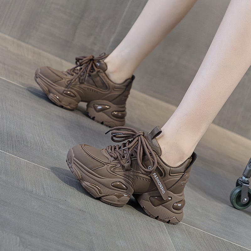 Γυναικεία παπούτσια πλατφόρμα με αερόσολα, με στρογγυλή μύτη, πάνω μέρος από ειδικό ύφασμα και δέρμα, μπροστινό κορδόνι κλείσιμο, ύψος φτέρνας 6–8 cm, χειροποίητα