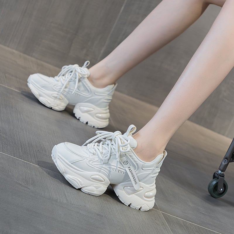 Γυναικεία παπούτσια πλατφόρμα με αερόσολα, με στρογγυλή μύτη, πάνω μέρος από ειδικό ύφασμα και δέρμα, μπροστινό κορδόνι κλείσιμο, ύψος φτέρνας 6–8 cm, χειροποίητα