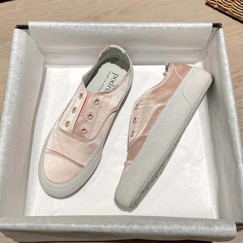 Γυναικεία σατέν slip-on αθλητικά παπούτσια, χαμηλό επάνω μέρος, PU πάτος, καουτσούκ σόλα, επίπεδο τακούνι 3–5 cm