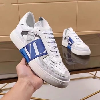 Unisex χαμηλά sneakers με δερμάτινο πάνω μέρος, καουτσούκ σόλα, κορδόνια, διαπνέουν, σχέδιο με γράμματα