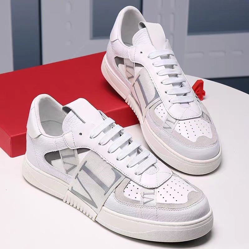 Unisex χαμηλά sneakers με δερμάτινο πάνω μέρος, καουτσούκ σόλα, κορδόνια, διαπνέουν, σχέδιο με γράμματα