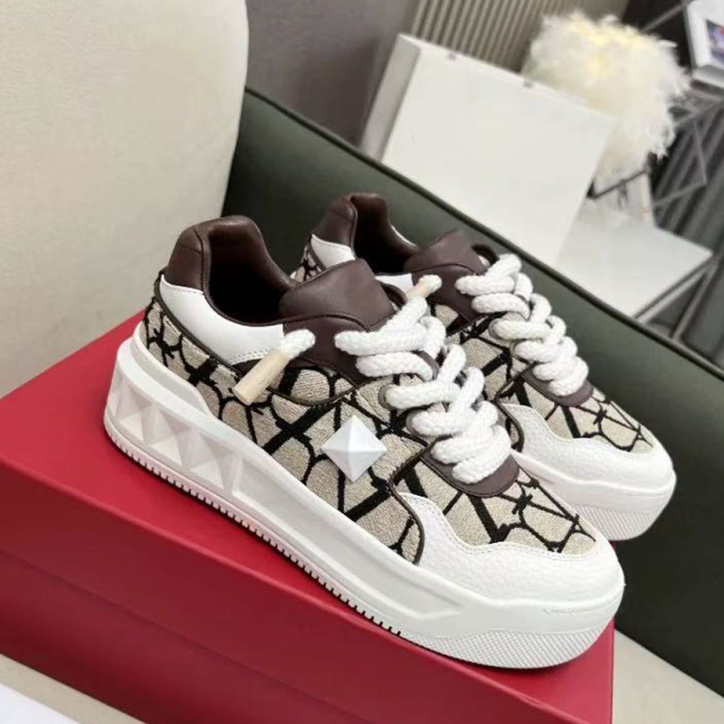 Унисекс спортни ежедневни обувки с повдигаща подметка, кожен горен слой, гумена подметка, стелка от овча кожа, връзки