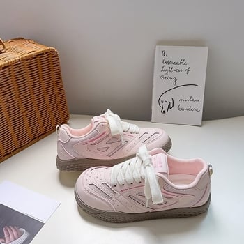 Bell γυναικεία αθλητικά παπούτσια με χαμηλό ύψος, επάνω μέρος από μικροϊνών δέρμα, βολκανισμένη σόλα από καουτσούκ, μπροστινό κλείσιμο με κορδόνια