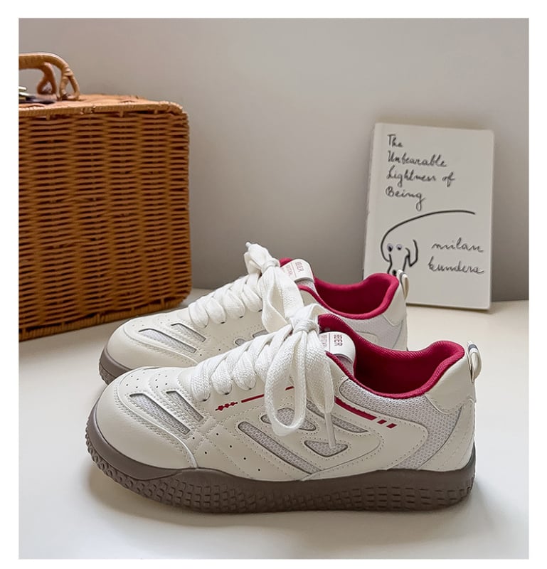 Bell γυναικεία αθλητικά παπούτσια με χαμηλό ύψος, επάνω μέρος από μικροϊνών δέρμα, βολκανισμένη σόλα από καουτσούκ, μπροστινό κλείσιμο με κορδόνια