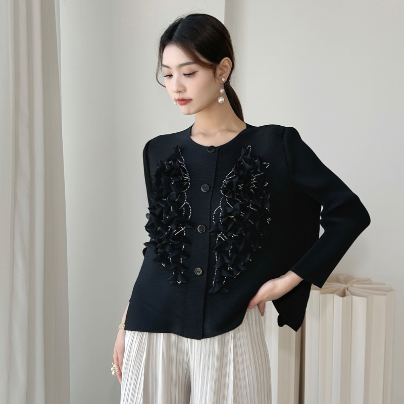 Bluza cu broderie, cristale, material burnout, guler rotund, croială lejeră