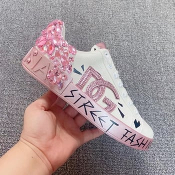 Casual παπούτσια με γκραφίτι σχέδιο και χειροβαμμένες στρας; άνω μέρος από δέρμα, unisex, καουτσούκ σόλα.