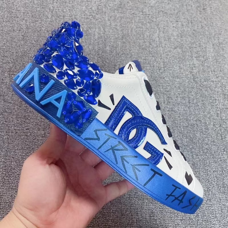 Casual παπούτσια με γκραφίτι σχέδιο και χειροβαμμένες στρας; άνω μέρος από δέρμα, unisex, καουτσούκ σόλα.