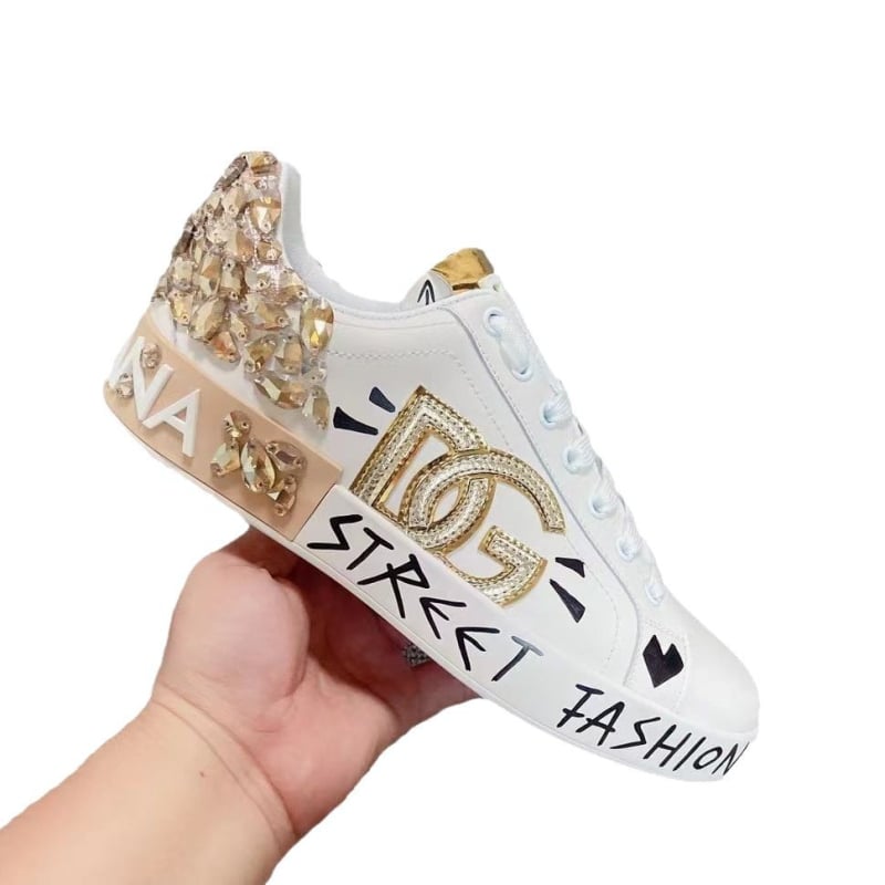 Casual παπούτσια με γκραφίτι σχέδιο και χειροβαμμένες στρας; άνω μέρος από δέρμα, unisex, καουτσούκ σόλα.