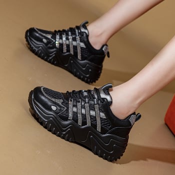 Γυναικεία αθλητικά παπούτσια με φαρδύ πάτο, πλέγμα επάνω, σόλα πολυουρεθάνης, μεσαίο ύψος φτέρνας 3–5 cm, κλείσιμο με κορδόνια