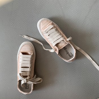 Γυναικεία σατέν αθλητικά με επάνω μέρος από σατέν, εσωτερικό από γνήσιο δέρμα, TPU φαρδιά σόλα, μεσαίου ύψους τακούνι 3–5 cm, κλείσιμο με κορδόνια