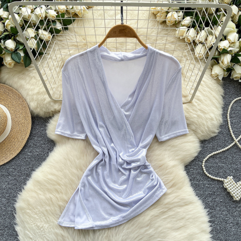 Női blúz V-nyakkal, rövid ujjú, szabványos szabású, poliészter, egyszínű