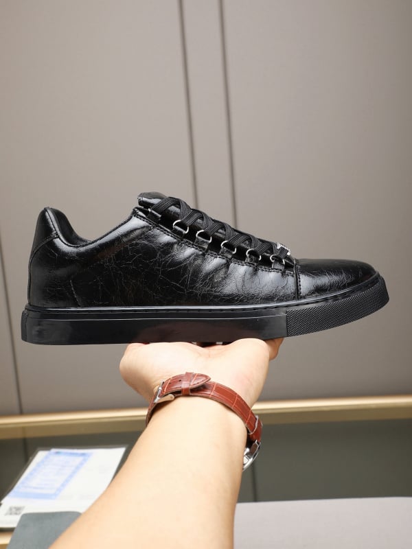 Платформени обувки – заострен нос, плосък ток, кожена вътрешност, подметка от рециклирана кожа