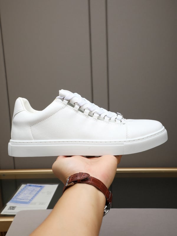 Платформени обувки – заострен нос, плосък ток, кожена вътрешност, подметка от рециклирана кожа