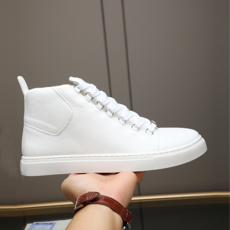 Платформени обувки – заострен нос, плосък ток, кожена вътрешност, подметка от рециклирана кожа