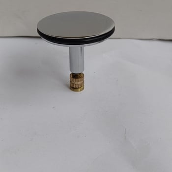 Forgó fürdőkádtömítő fedél, rézanyagú, vízszigetelő kialakítás, modern letisztult stílus, telepítés elérhető