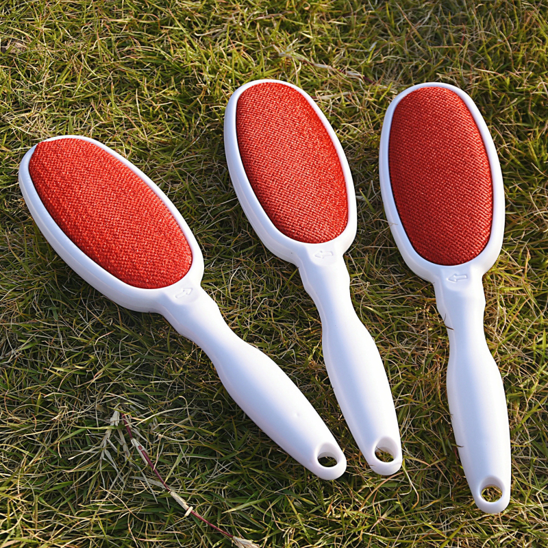 Műanyag ruhaszösz-eltávolító kefe elektrosztatikus hatással, száraz tisztítás, kétoldalas kivitel; márka Strong; licencelhető magáncímke: Igen