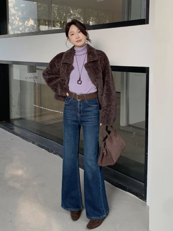 Női pamut-stretch denim nadrág, magas derék, mikro‑görbült egyenes szár, négyszeres rugalmasság, fleece bélés