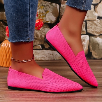 Női cipő, hegyes orrú, hálós felső, lapos talp, alacsony sarok 1–3 cm, légáteresztő PU belső talp, gumírozott talp