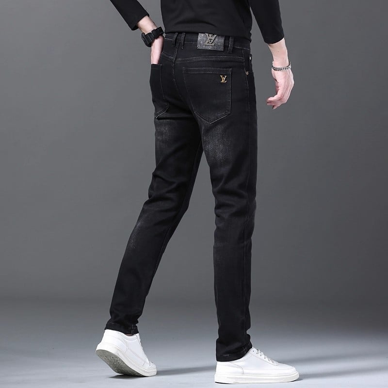 Farmernadrág, középmagas derekú, egyenes szabású, pamutkeverék 35–75%, cipzáras lezárás