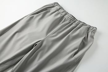 Férfi magas derékú, egyenes szabású szabadidőnadrág, lélegző mikroelasztikus anyaggal és zsinóros záródással