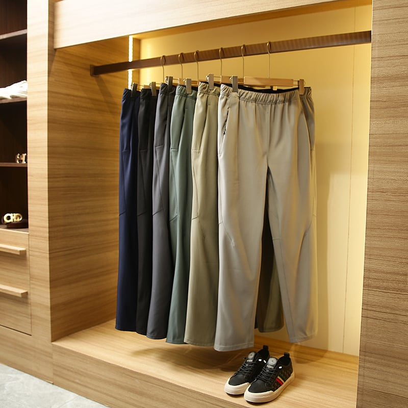 Férfi magas derékú, egyenes szabású szabadidőnadrág, lélegző mikroelasztikus anyaggal és zsinóros záródással