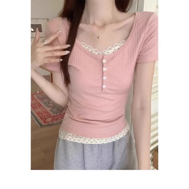 Flóros csipkés rövid ujjú felső fél-nyitott gallérral, karcsú szabás, poliészter-keverék, virágos nyomat