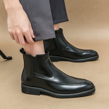 Martin csizmák, magas szárú, oldalsó cipzár, gumitalp, kerek orr, téli viselet.