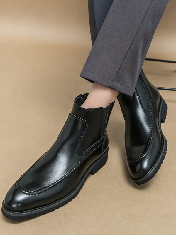 Martin csizmák, magas szárú, oldalsó cipzár, gumitalp, kerek orr, téli viselet.