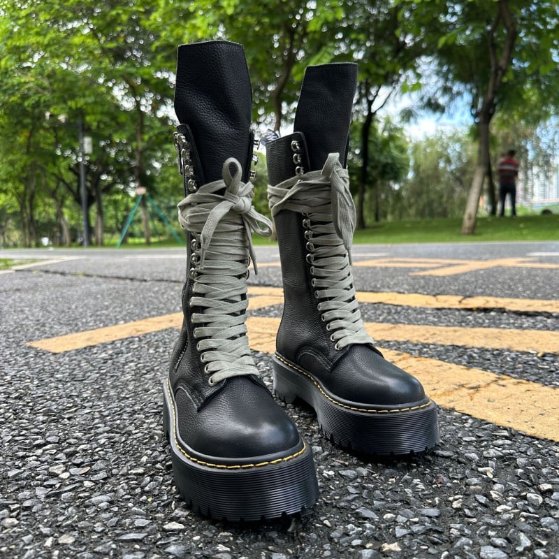 Martin bakancs uniszex, valódi bőrből, magas szárú, magasságot növelő talp, kerek orrú, fűzőkkel, Goodyear talppal, téli viselet